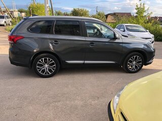 2018 Mitsubishi Outlander III Рестайлинг 2, серый, 1780000 рублей, вид 5
