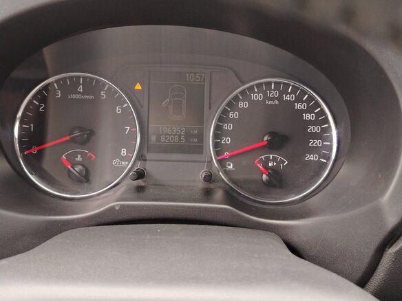 2011 Nissan X-Trail II Рестайлинг, серый, 1400000 рублей - вид 8