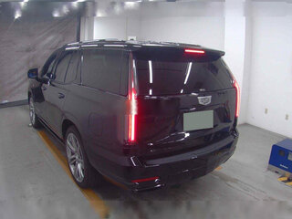 2025 Cadillac Escalade V Рестайлинг, чёрный, 15440000 рублей, вид 3