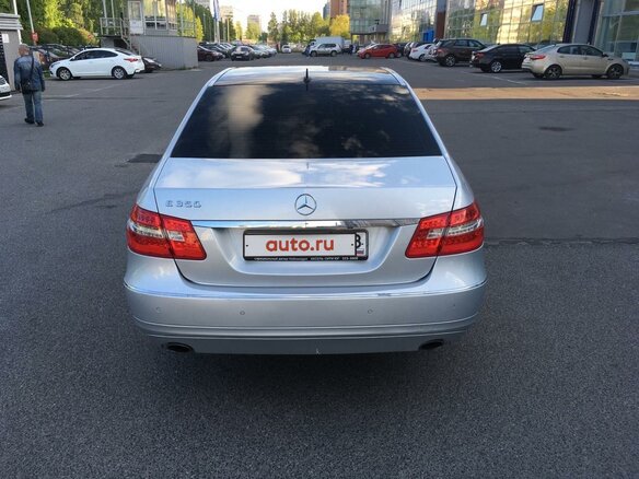 2009 Mercedes-Benz E-Класс 350 IV (W212, S212, C207), серебристый, 1145000 рублей - вид 2