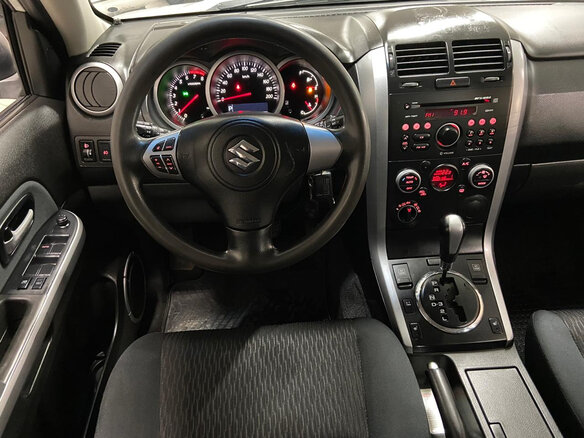 2013 Suzuki Grand Vitara II Рестайлинг 2, белый - вид 4