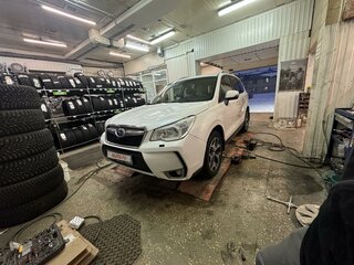 2014 Subaru Forester IV, белый, 1550000 рублей, вид 2