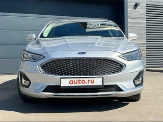 2018 Ford Fusion (North America) II Рестайлинг, серебристый, 2300000 рублей, вид 1