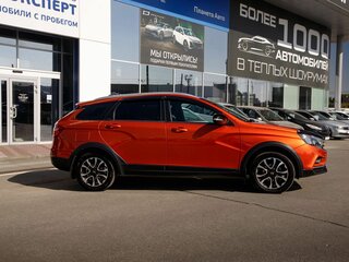 2021 Lada (ВАЗ) Vesta SW Cross I, оранжевый, 850000 рублей, вид 5