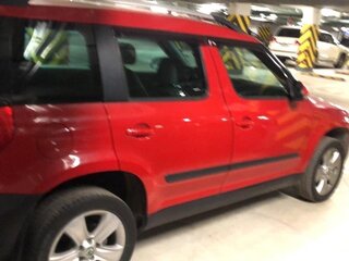 2013 Skoda Yeti I, красный, 1200000 рублей, вид 4