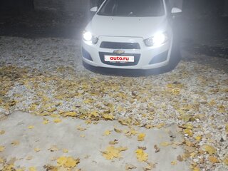 2015 Chevrolet Aveo II, белый, 610000 рублей, вид 2