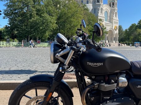 2016 Triumph Street Twin, чёрный, 700000 рублей, вид 2