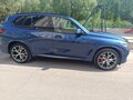 2020 BMW X5 40i IV (G05/G18), синий, 4750000 рублей - вид 2