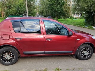 2011 Renault Sandero I, красный, 650000 рублей, вид 3