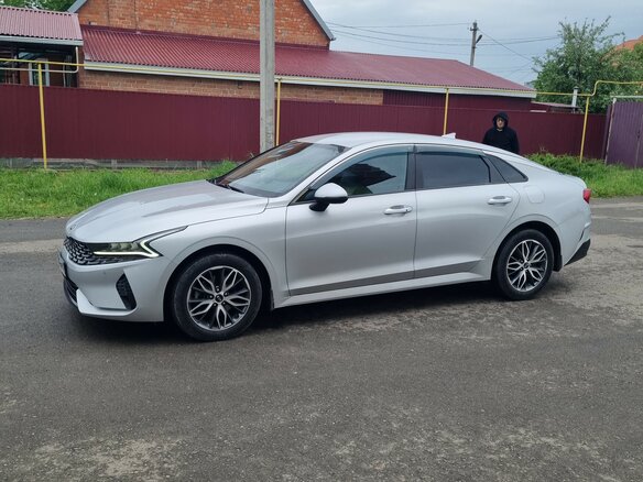 2021 Kia K5 III, серебристый, 2800000 рублей