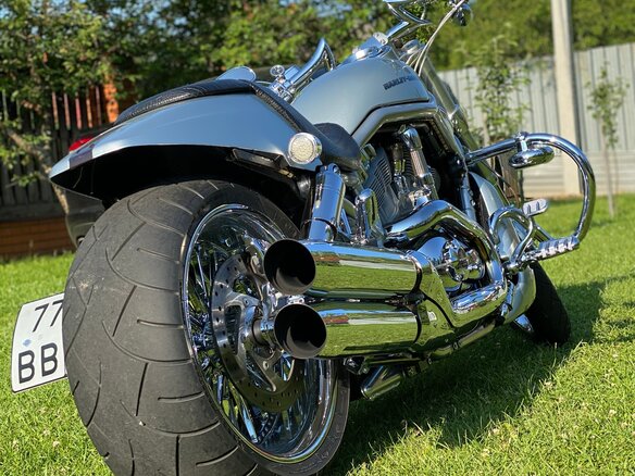 2012 Harley-Davidson V-Rod, серебристый, 2600000 рублей - вид 2