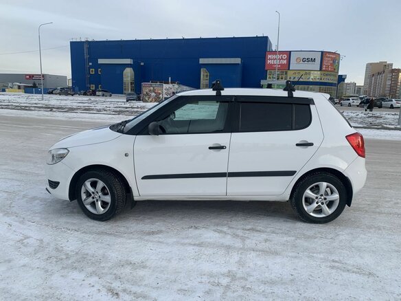 2013 Skoda Fabia II Рестайлинг, белый - вид 3