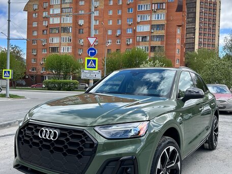 2024 Audi Q5 45 TFSI II (FY) Рестайлинг, зелёный, 5325000 рублей, вид 2