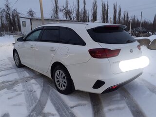 2021 Kia Ceed III, белый, 1530000 рублей, вид 4