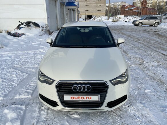2010 Audi A1 I (8X), белый