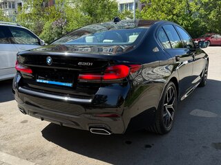 2022 BMW 5 серии 530i xDrive VII (G30/G31/G38) Рестайлинг, чёрный, 8000000 рублей, вид 4