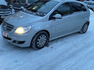2009 Mercedes-Benz B-Класс 180 I (W245) Рестайлинг, серебристый, 700000 рублей, вид 2