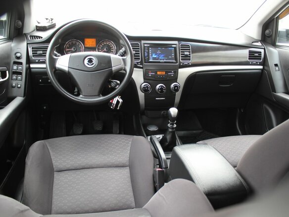 2013 SsangYong Actyon II, белый - вид 5