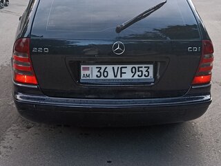 2004 Mercedes-Benz C-Класс 220 II (W203) Рестайлинг, синий, 300000 рублей, вид 4