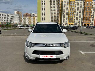 2012 Mitsubishi Outlander III, белый, 1410000 рублей, вид 2