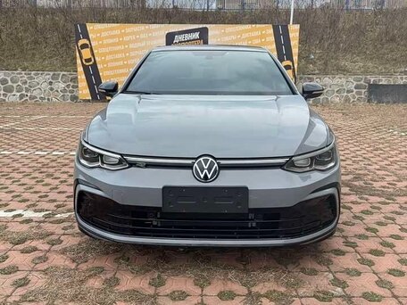 2023 Volkswagen Golf VIII, серый, 1950005 рублей, вид 3