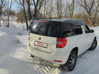 2015 Skoda Yeti I Рестайлинг, белый, 1670000 рублей, вид 4