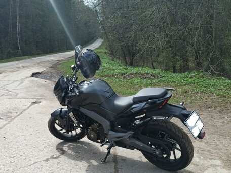 2017 Bajaj Dominar 400, чёрный, 330000 рублей, вид 1