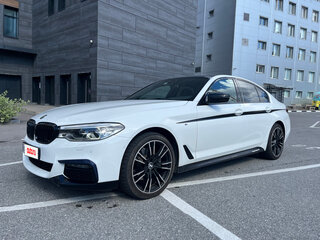 2019 BMW 5 серии 520i VII (G30/G31/G38), белый, 3350000 рублей, вид 1