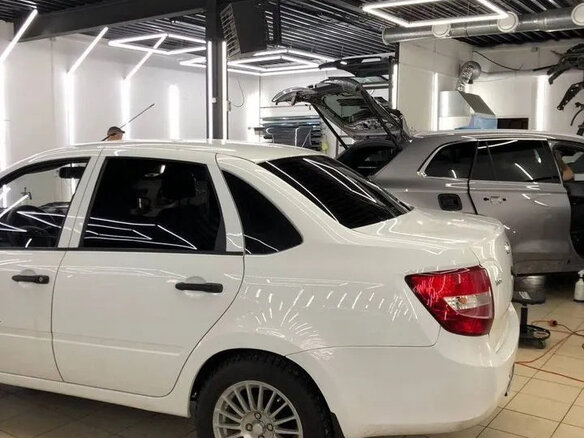 2015 Lada (ВАЗ) Granta I, белый, 500000 рублей - вид 5
