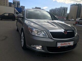2010 Skoda Octavia Czech market II (A5) Рестайлинг, серый, 1100000 рублей, вид 3