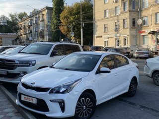 2018 Kia Rio IV, белый, 1750000 рублей, вид 1