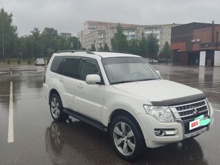 2015 Mitsubishi Pajero IV Рестайлинг 2, белый, 2700000 рублей, вид 3