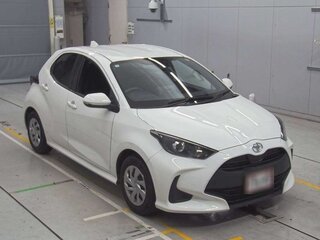 2021 Toyota Yaris IV, белый, 1109706 рублей, вид 1