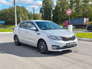 2017 Kia Rio III Рестайлинг, серебристый, 857000 рублей, вид 3