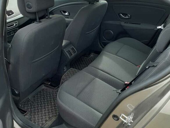 2010 Renault Fluence I, бежевый, 1599999 рублей