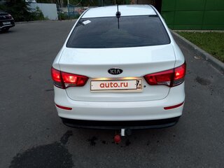 2017 Kia Rio III Рестайлинг, белый, 1290000 рублей, вид 3