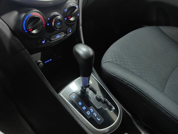 2014 Hyundai Solaris I, белый, 1200000 рублей - вид 17