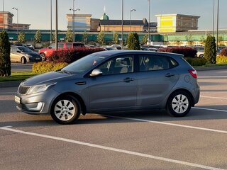 2013 Kia Rio 5-speed III, голубой, 700000 рублей, вид 5