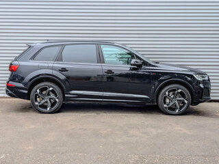 2021 Audi Q7 45 TDI II (4M) Рестайлинг, чёрный, 6390000 рублей, вид 4