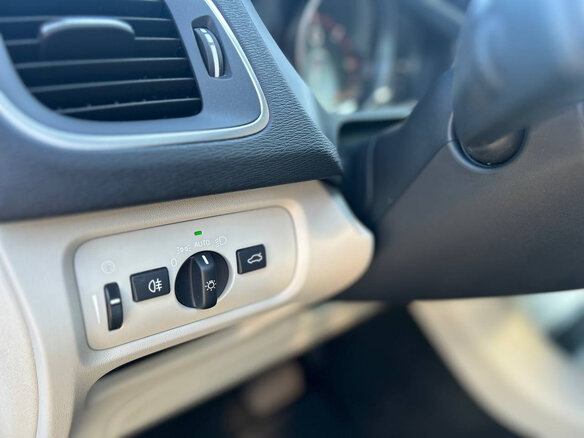 2019 Volvo V40 II Рестайлинг, чёрный, 2177760 рублей - вид 18