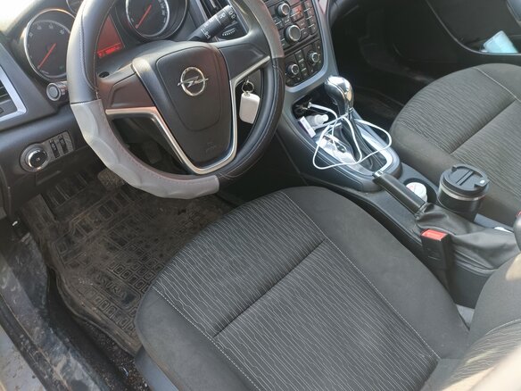 2013 Opel Astra J Рестайлинг, серебристый, 680000 рублей - вид 5