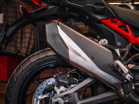 2026 Ducati Multistrada V4, красный, 3090000 рублей, вид 5