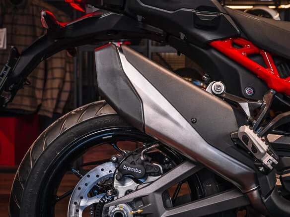 2026 Ducati Multistrada V4, красный, 3090000 рублей - вид 4