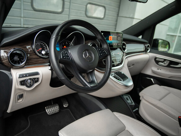 2023 Mercedes-Benz V-Класс Extra Long 300 d экстра длинный III (W447) Рестайлинг, чёрный, 12390000 рублей - вид 13