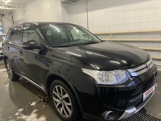 2015 Mitsubishi Outlander III Рестайлинг, чёрный, 2890000 рублей, вид 2