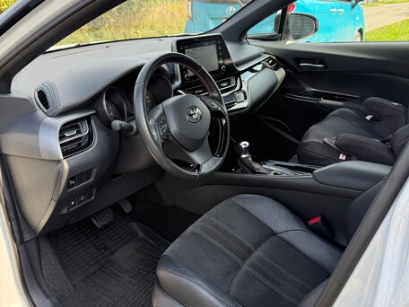 2021 Toyota C-HR I Рестайлинг, серый, 2800000 рублей, вид 5