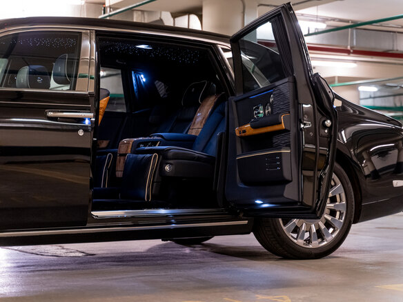 2020 Rolls-Royce Phantom Extended VIII (Series I), чёрный - вид 1