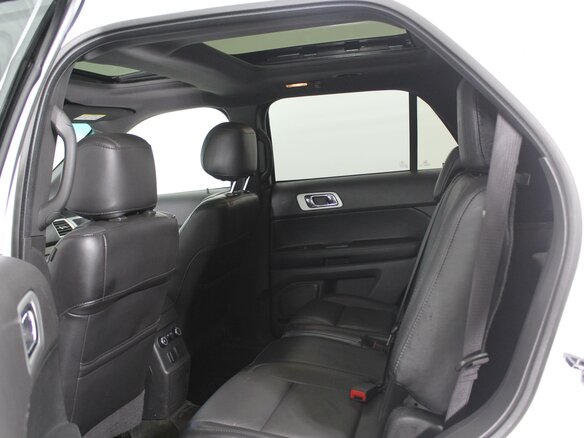 2015 Ford Explorer V, белый - вид 15