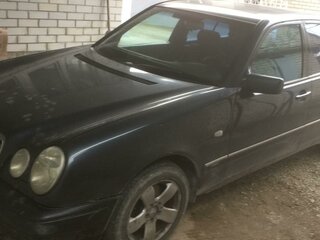 1996 Mercedes-Benz E-Класс 320 II (W210, S210), синий, 290000 рублей, вид 2