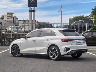2022 Audi A3 Sportback 35 TFSI IV (8Y), белый, 1913000 рублей, вид 4